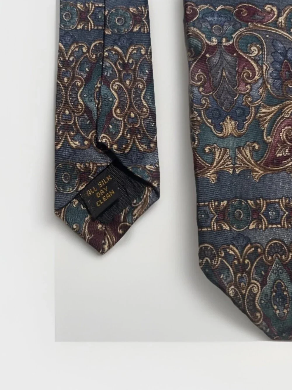 Mallory & Church Tie Mens 100% Silk Blue Paisley Necktie Made in USA Vintage
